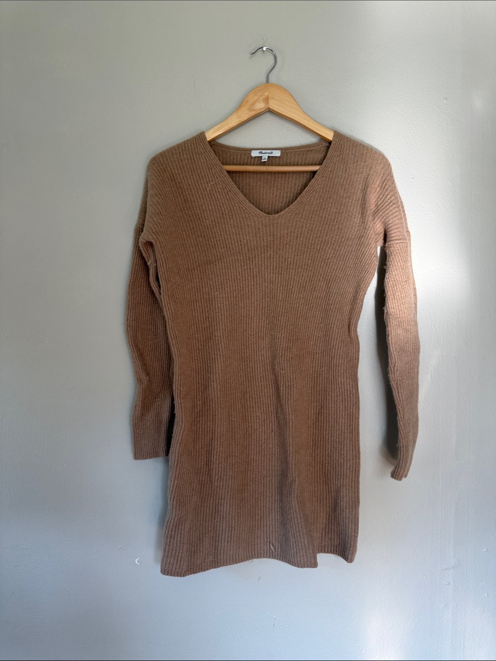 Madewell Ribbed V-Neck Sweater wool blend Camel Brown XXS - Picture 1 of 5